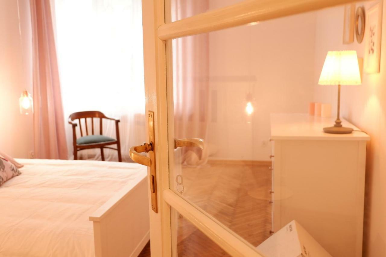 Singer Apartment Old Town Krakow Bagian luar foto
